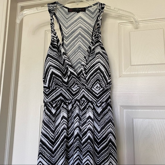 Heart Soul black and white size small patterned maxi dress - Picture 3 of 6